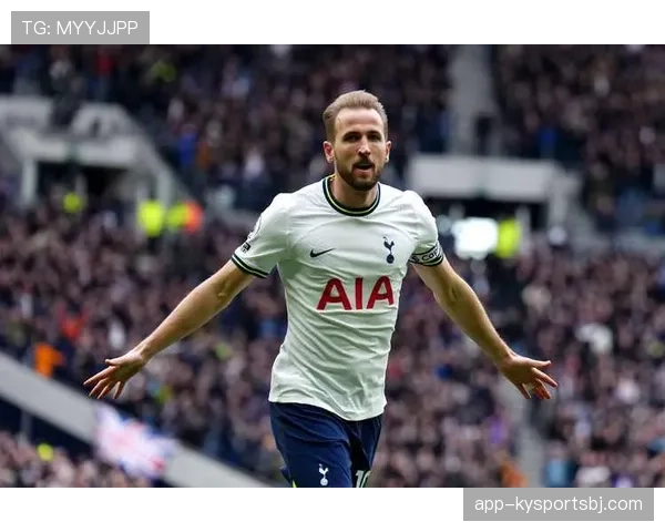 哈里·凯恩场上冷血杀手，家里竟然乱成袜子堆——这个反差我笑岔气