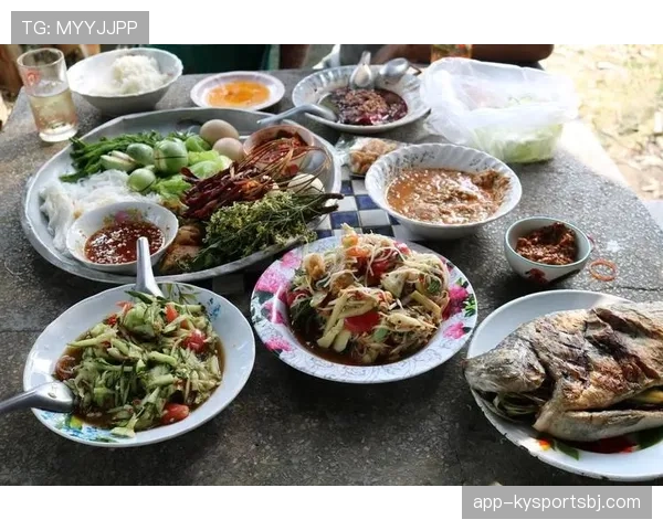 富里这训练餐吃得比我家年夜饭还讲究，自律到让人无语