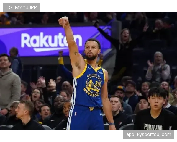 库里三分球投完转身就像走红毯，这生活…普通人着实跟不上了！