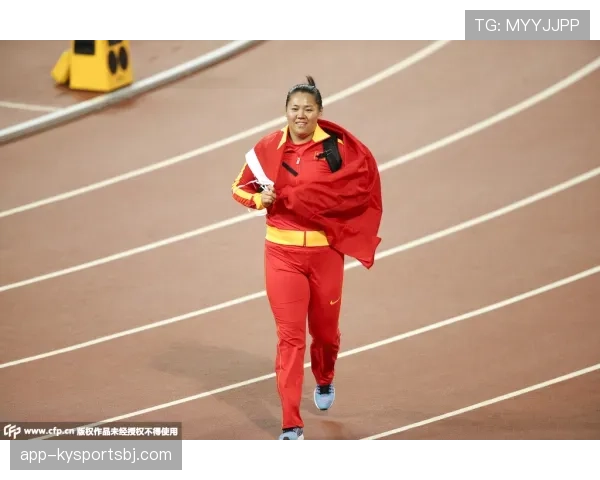 拜托，郑思维随手一件外套比我一个月工资还贵，这生活差距别来打脸