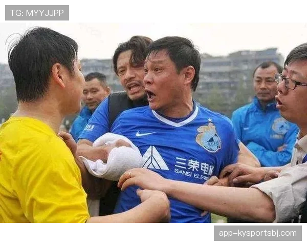 范志毅青训聚焦对抗训练：如何重塑现代后防体系？